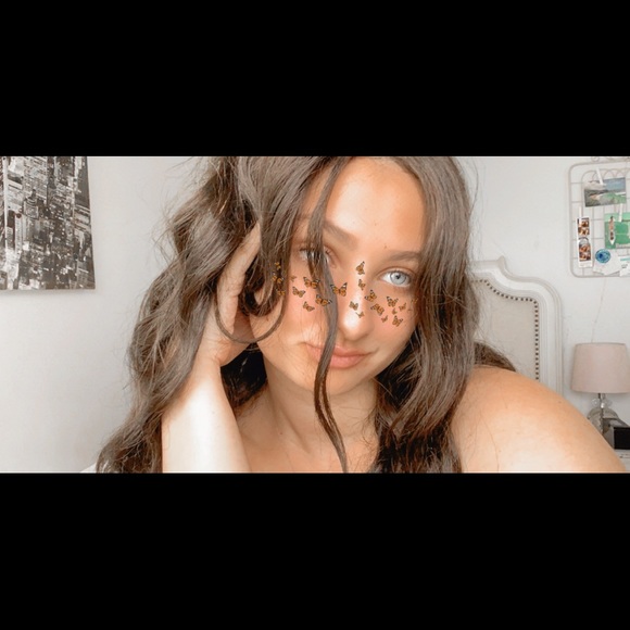 Meet your Posher, Willow - Picture 1 of 9